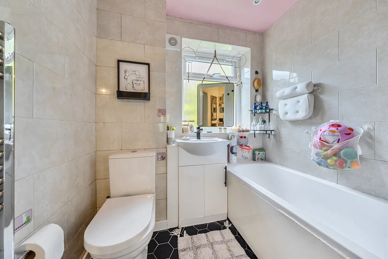 Abbots Avenue West, St. Albans, photo 8