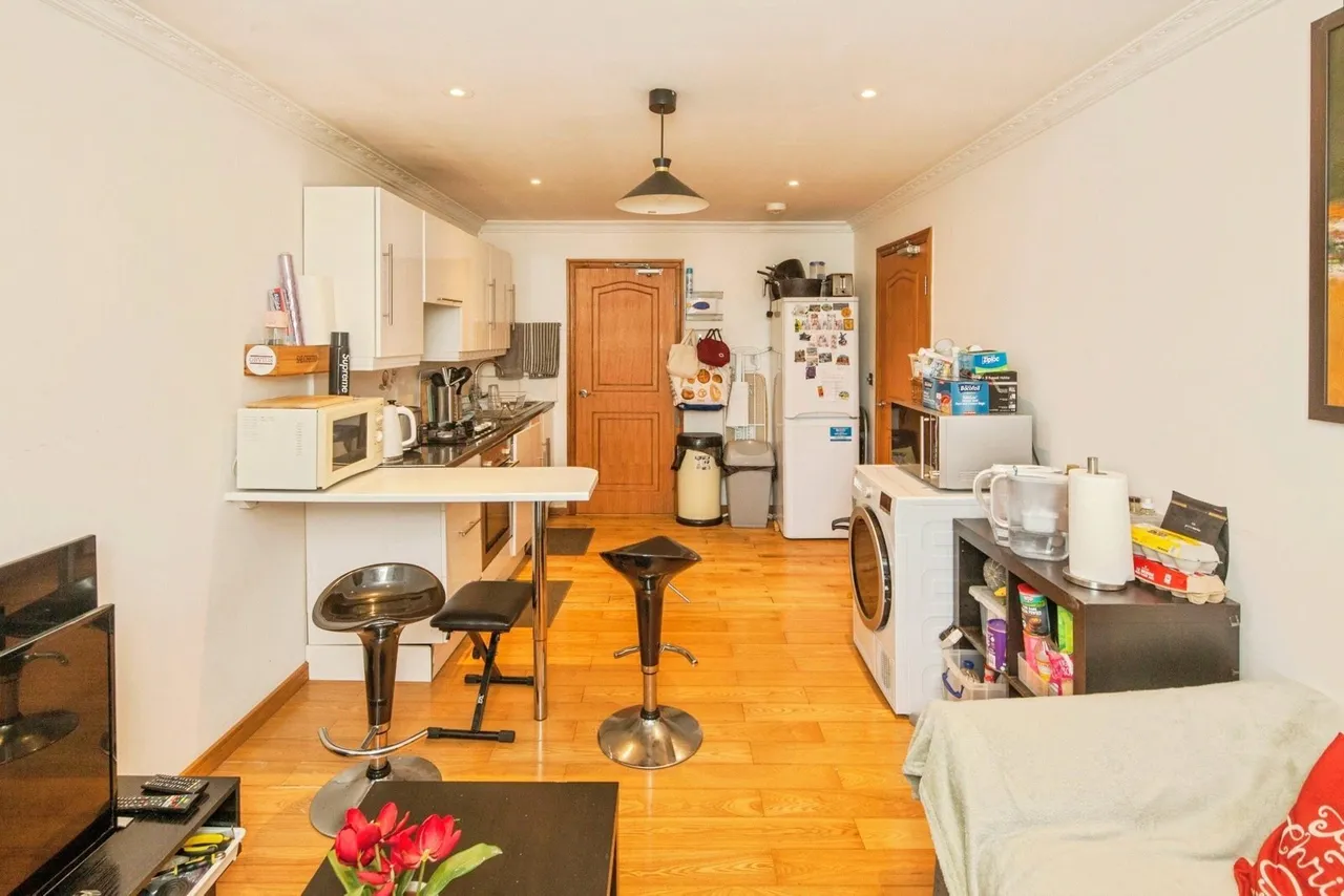 Batten Street, London, SW11, photo 9