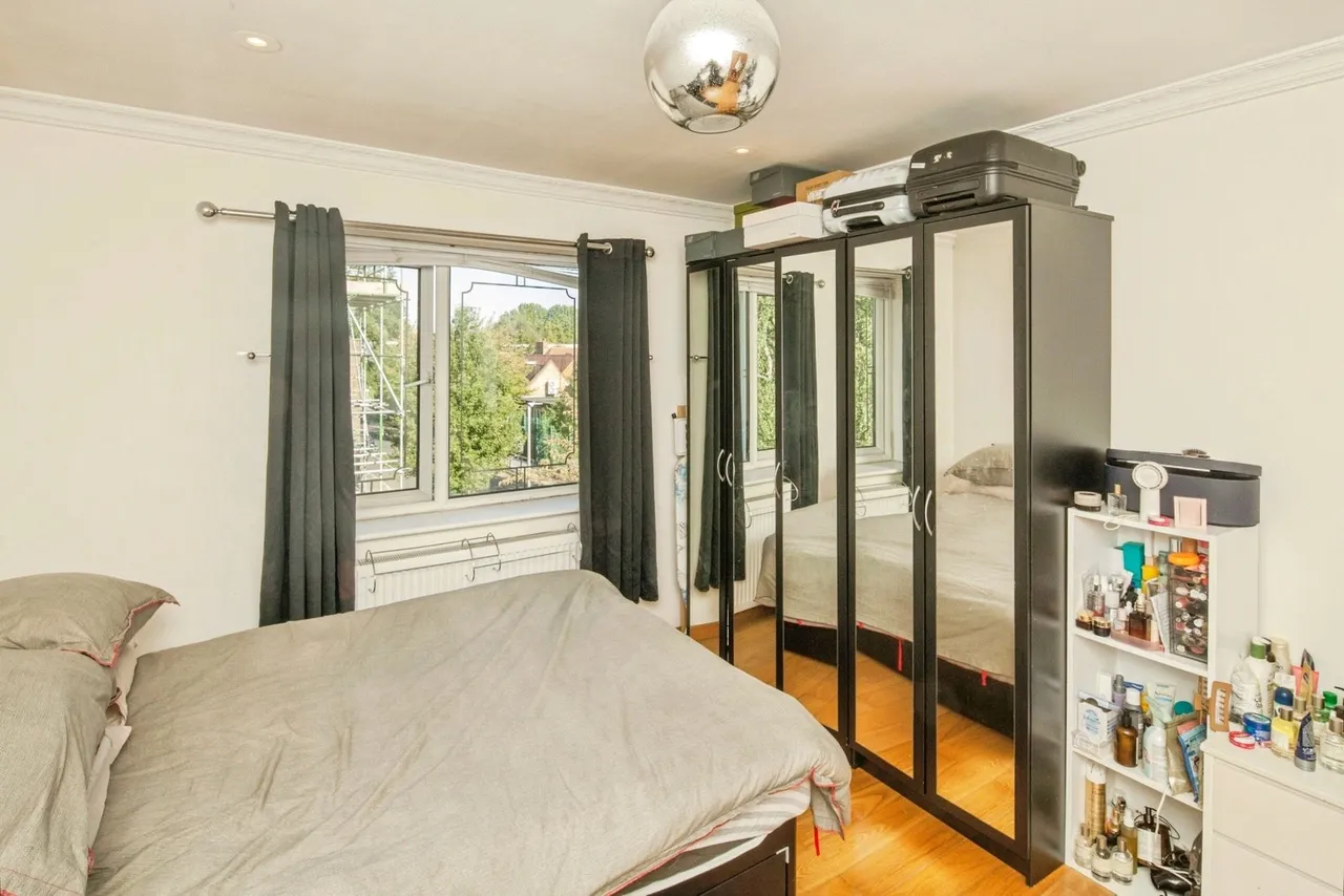 Batten Street, London, SW11, photo 17