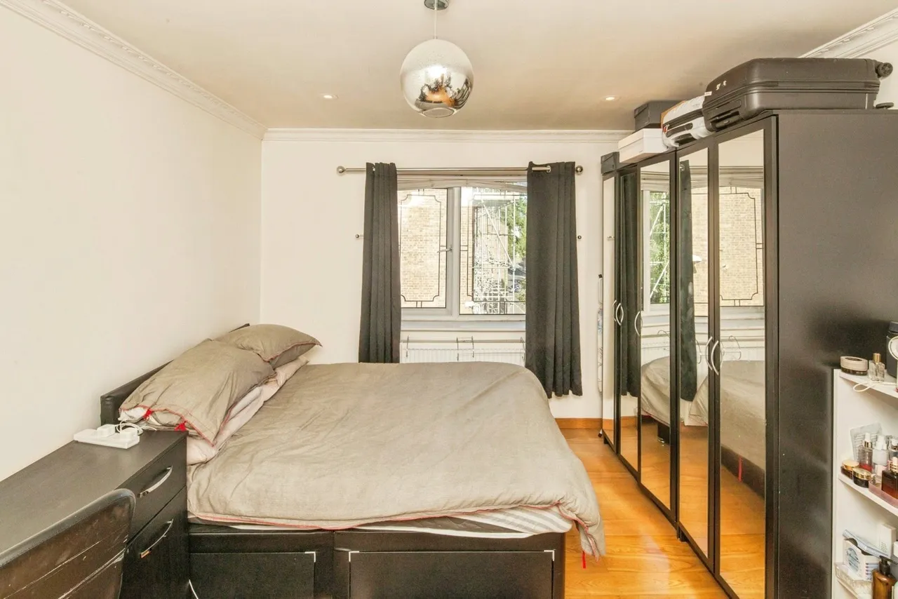 Batten Street, London, SW11, photo 11