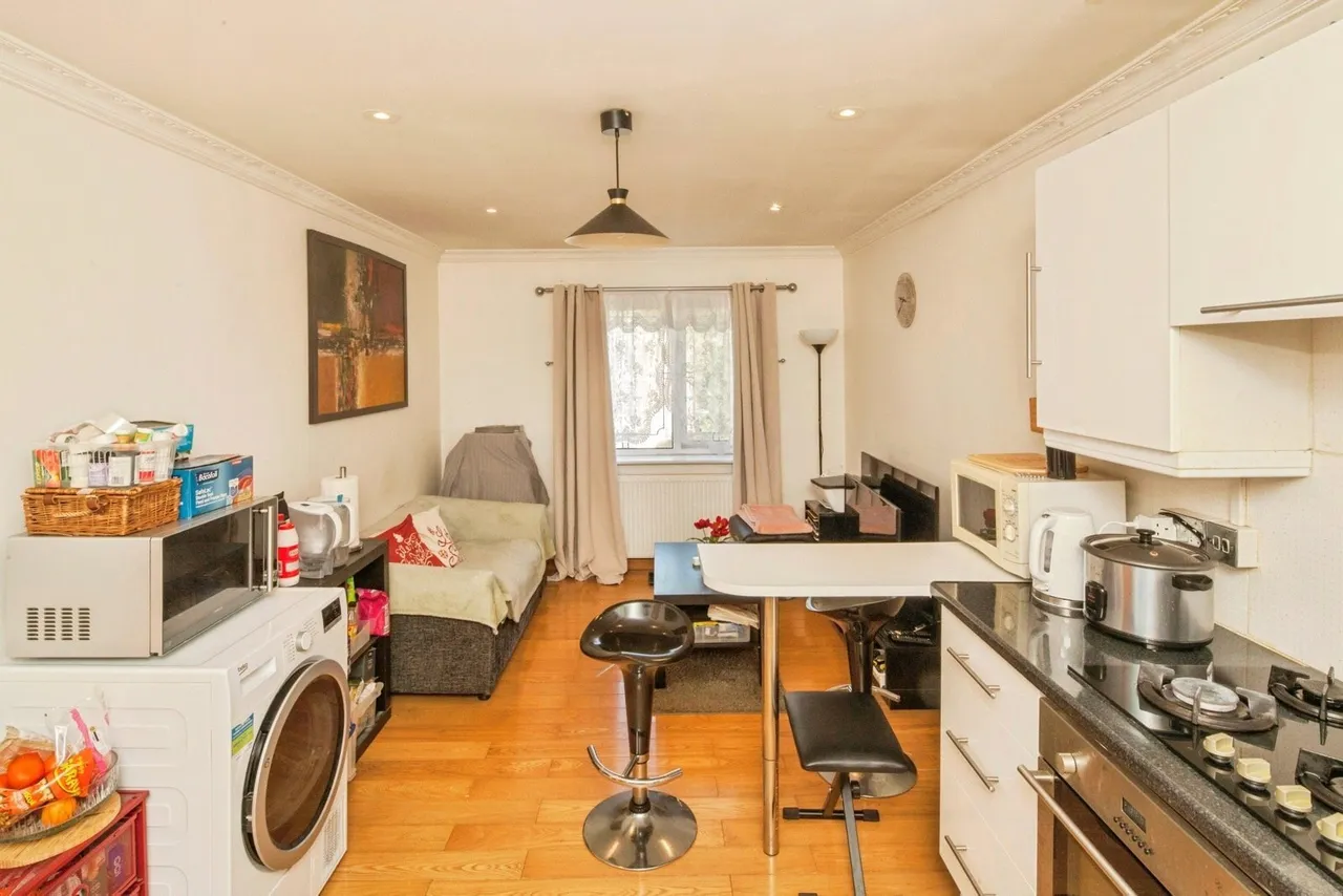 Batten Street, London, SW11, photo 7
