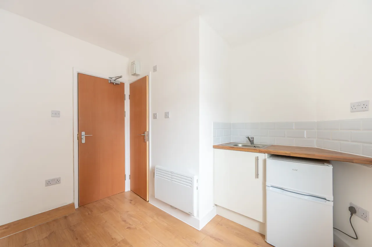 Greenford, UB6, photo 14