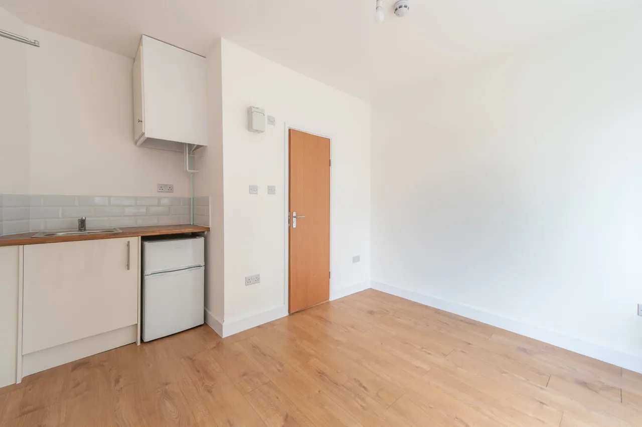 Greenford, UB6, photo 7