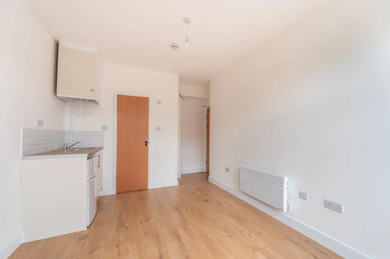 Greenford, UB6, photo 10