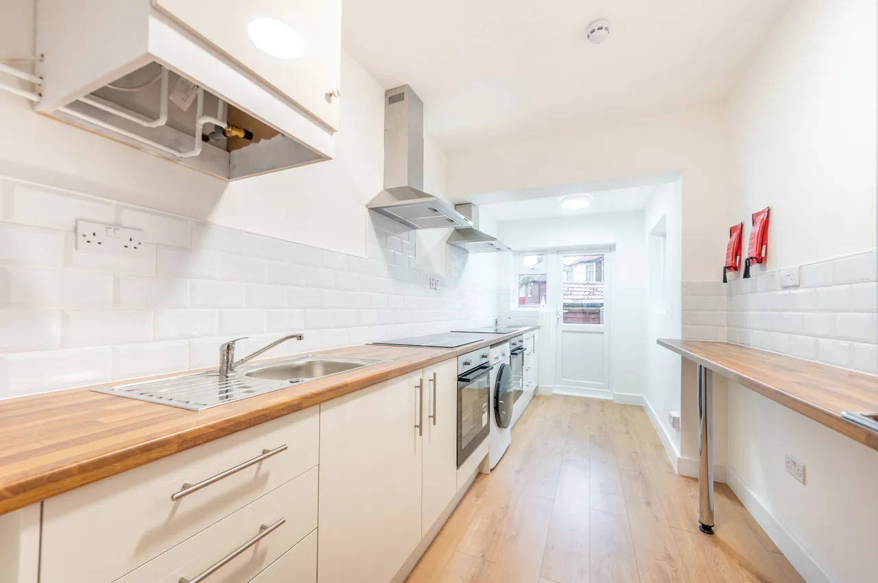 Greenford, UB6, photo 13