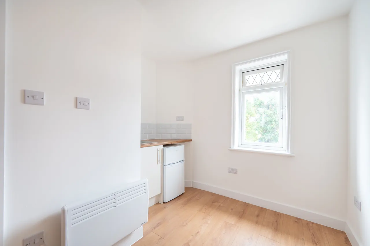 Greenford, UB6, photo 3