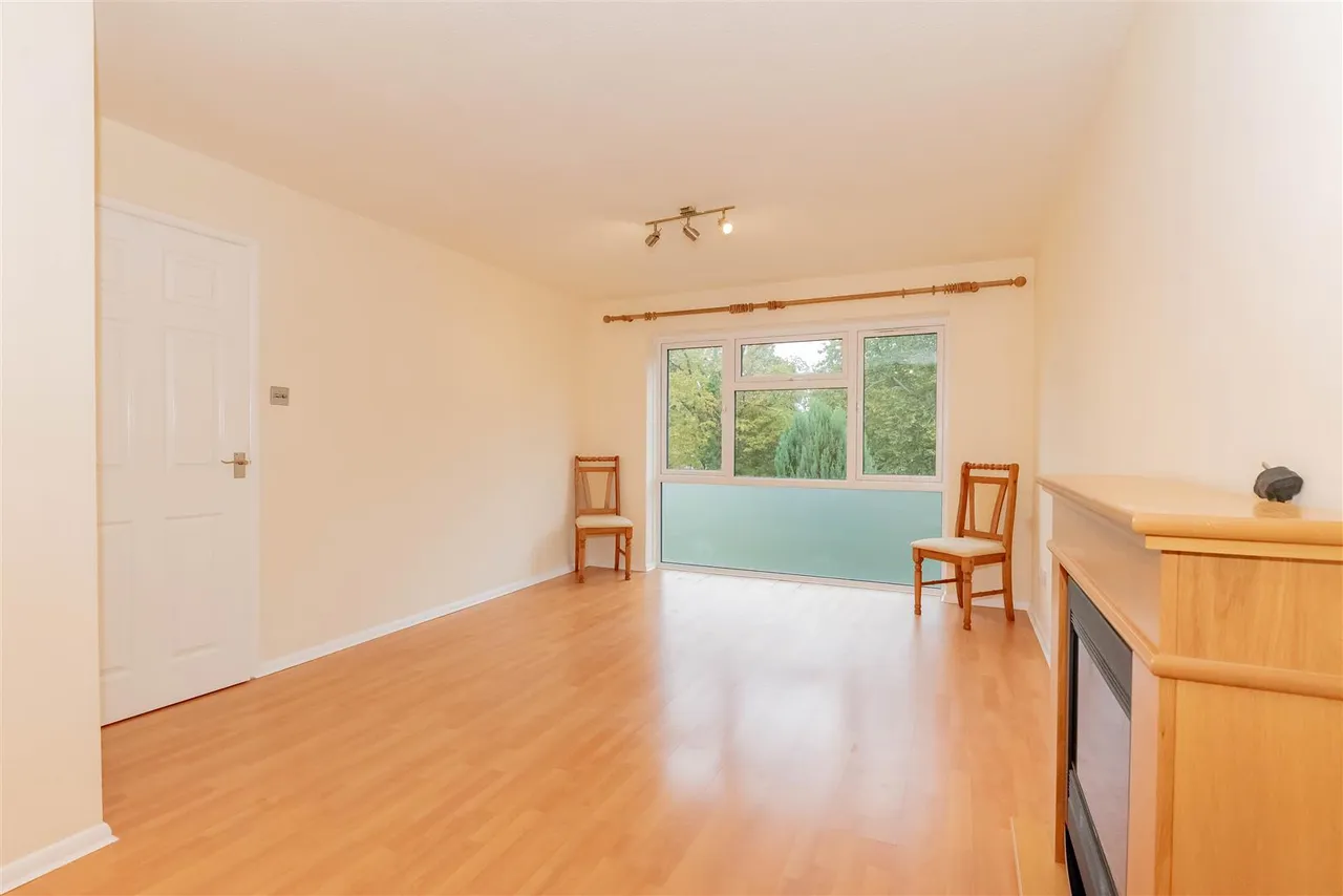 Upper Gordon Road, Camberley, photo 5