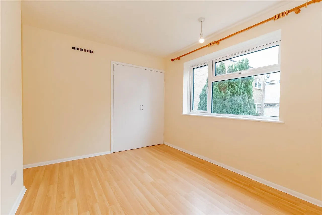 Upper Gordon Road, Camberley, photo 4