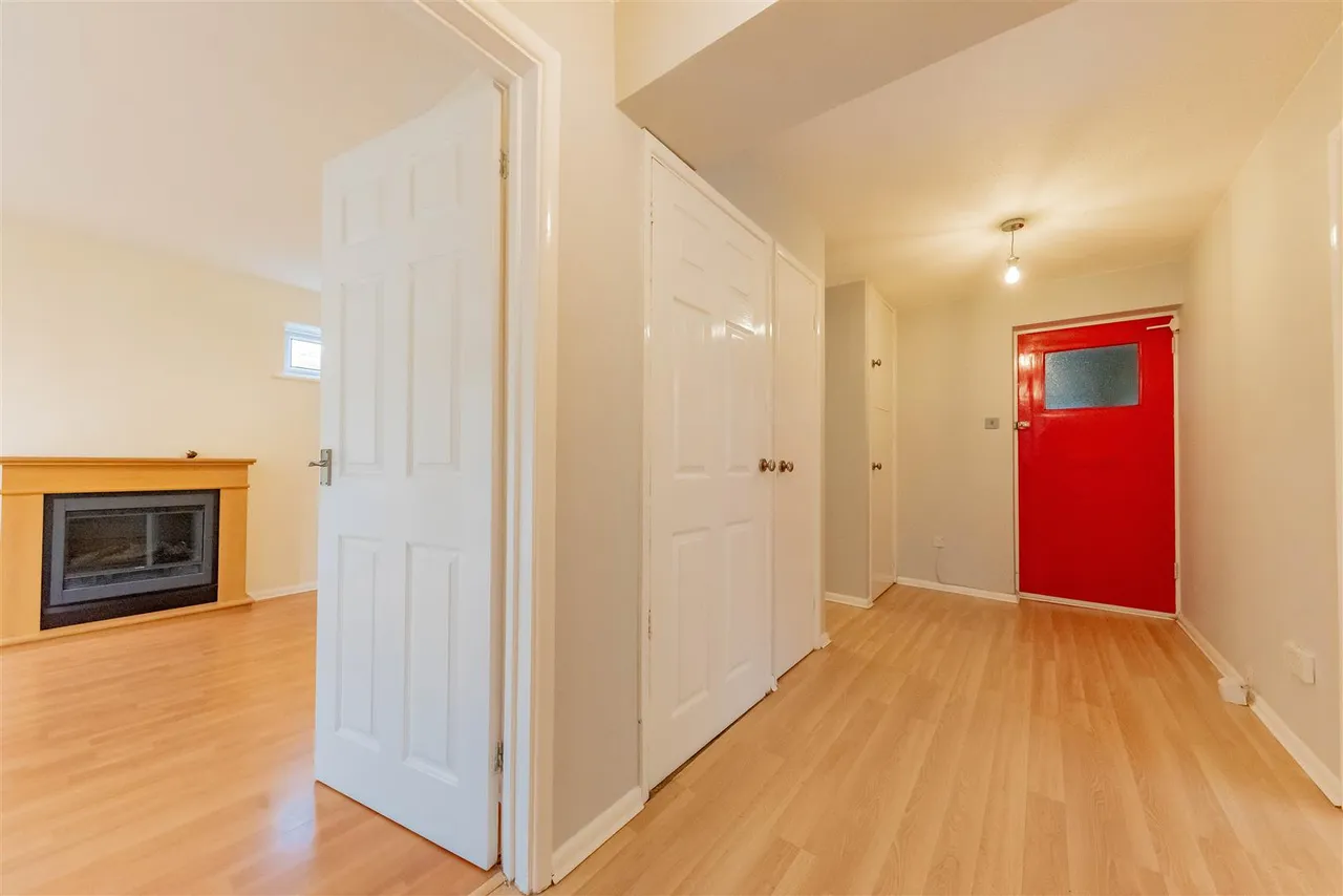 Upper Gordon Road, Camberley, photo 12