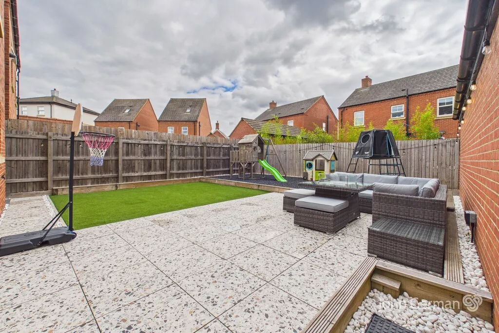 Hazel Close, Burton-on-Trent, photo 4