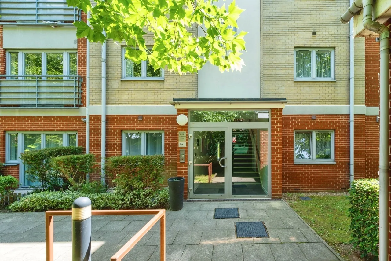 1 bed flat for sale — Hawker Place, Walthamstow, E17