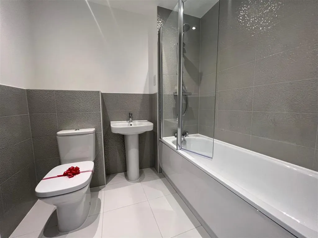 Purssell Road, Weston Turville, HP22, photo 6