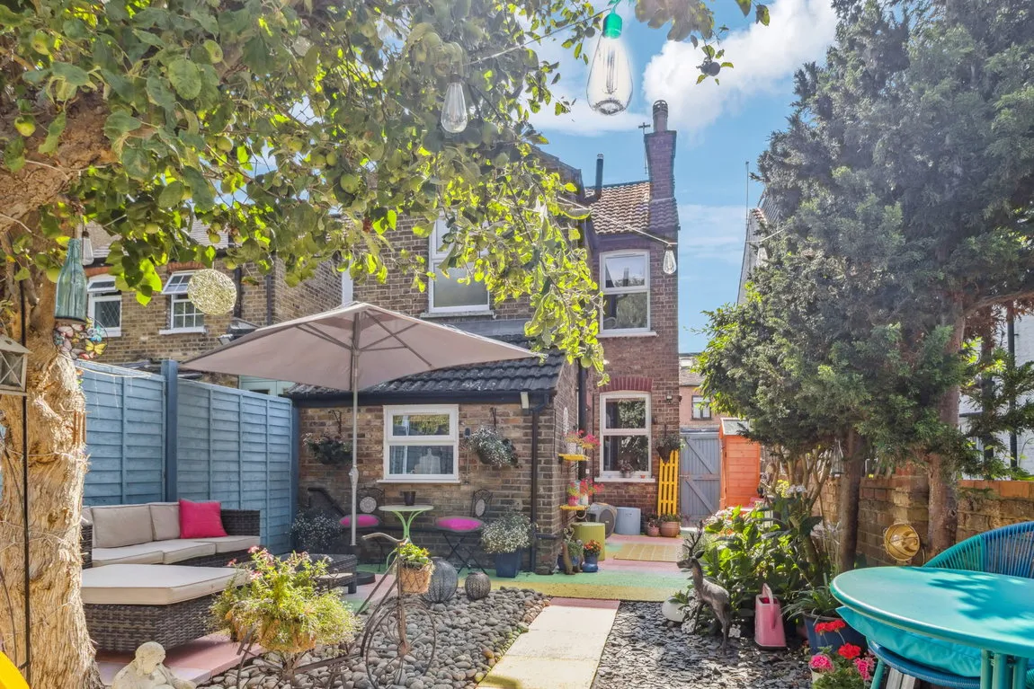 High Street, Northwood, HA6, photo 18