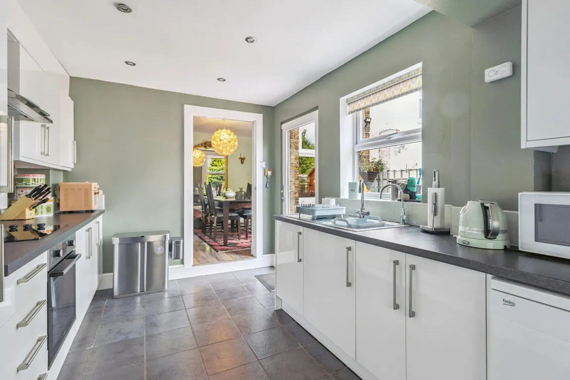 High Street, Northwood, HA6, photo 4