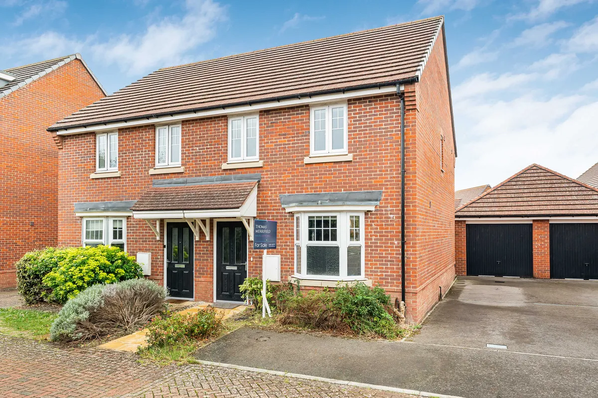 3 bed house for sale, Plover End, Didcot