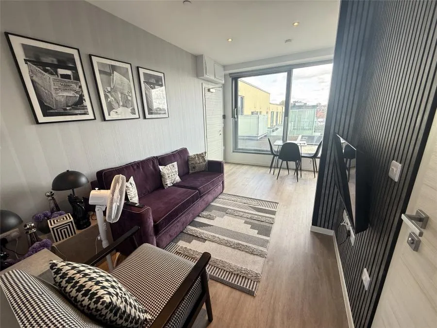 High Street, BR6, photo 2