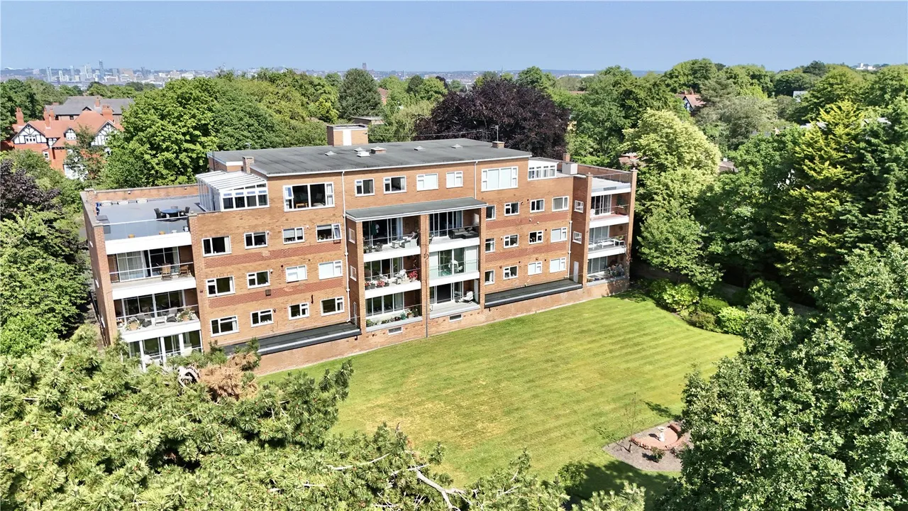2 bed flat for sale, Waterford Road, Prenton, CH43