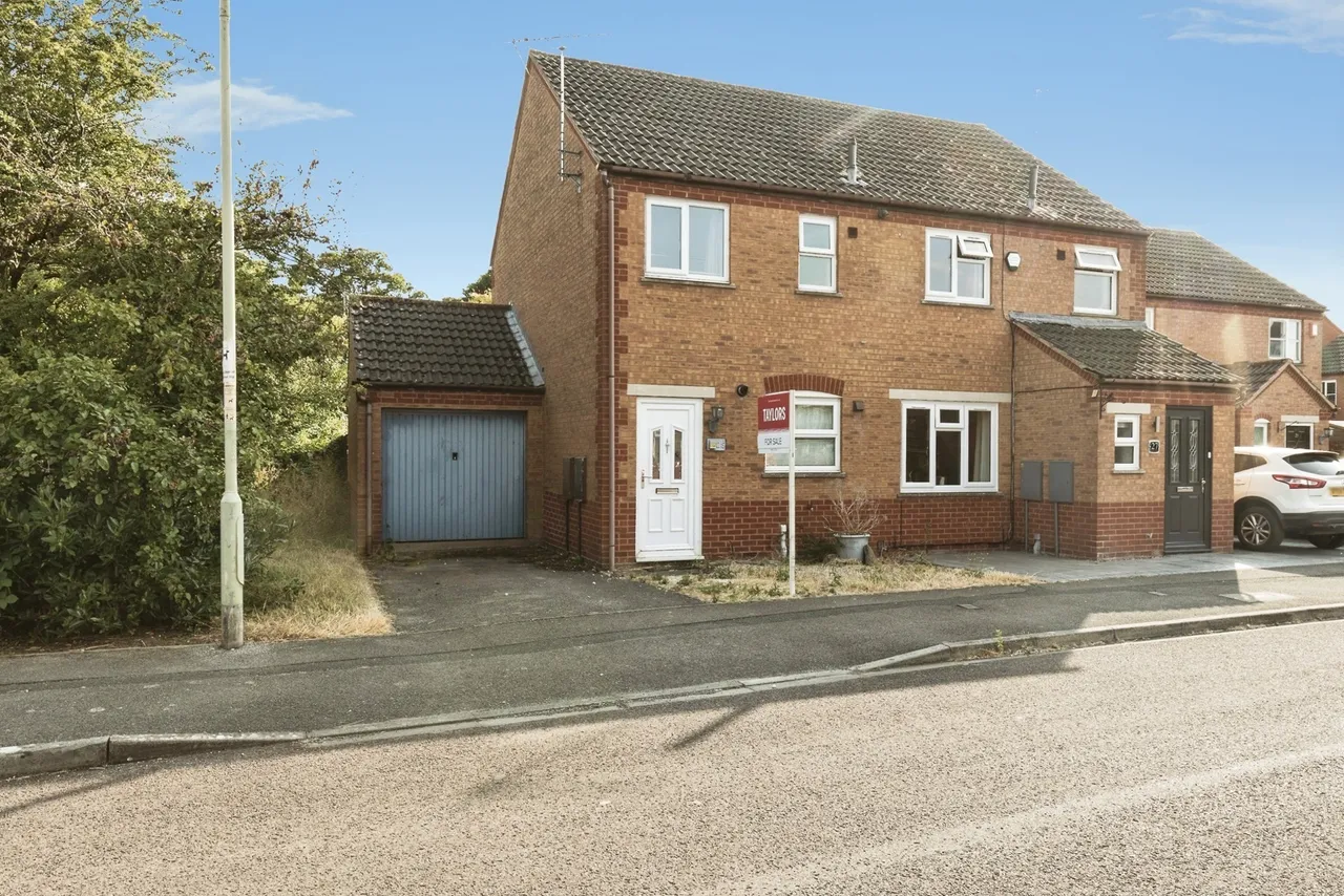 2 bed house for sale — Vensfield Road, Quedgeley, Gloucester, Gloucestershire, GL2