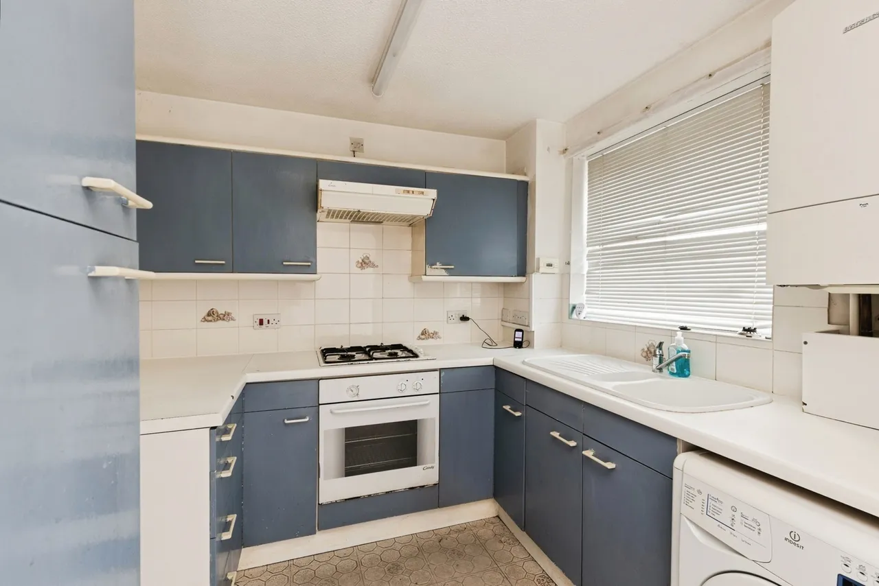 Vensfield Road, Quedgeley, Gloucester, Gloucestershire, GL2, photo 3