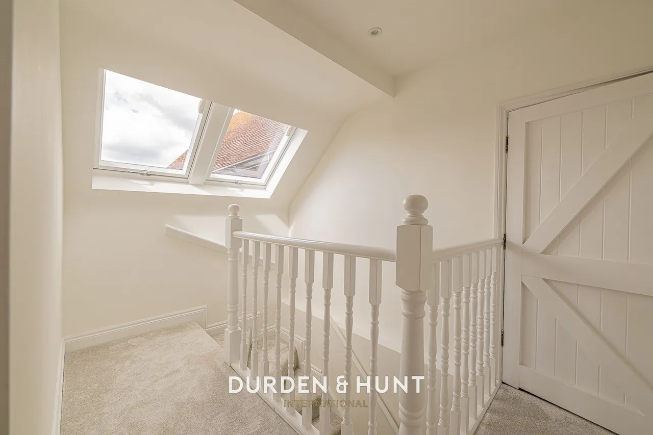 Millers Lane, Chigwell, IG7, photo 29