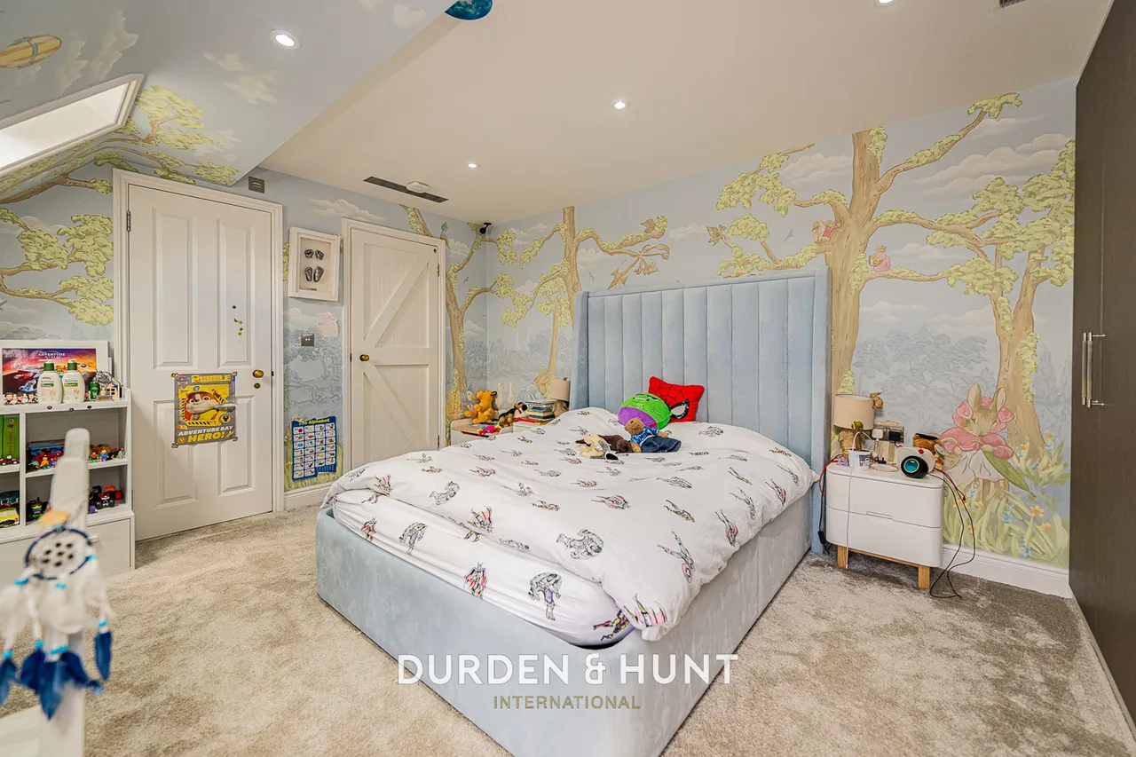 Millers Lane, Chigwell, IG7, photo 34