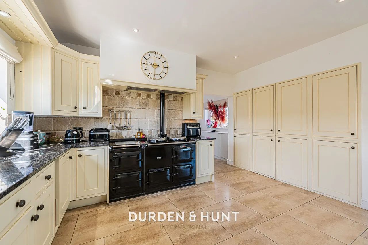 Millers Lane, Chigwell, IG7, photo 6