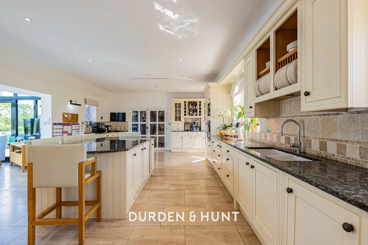 Millers Lane, Chigwell, IG7, photo 4