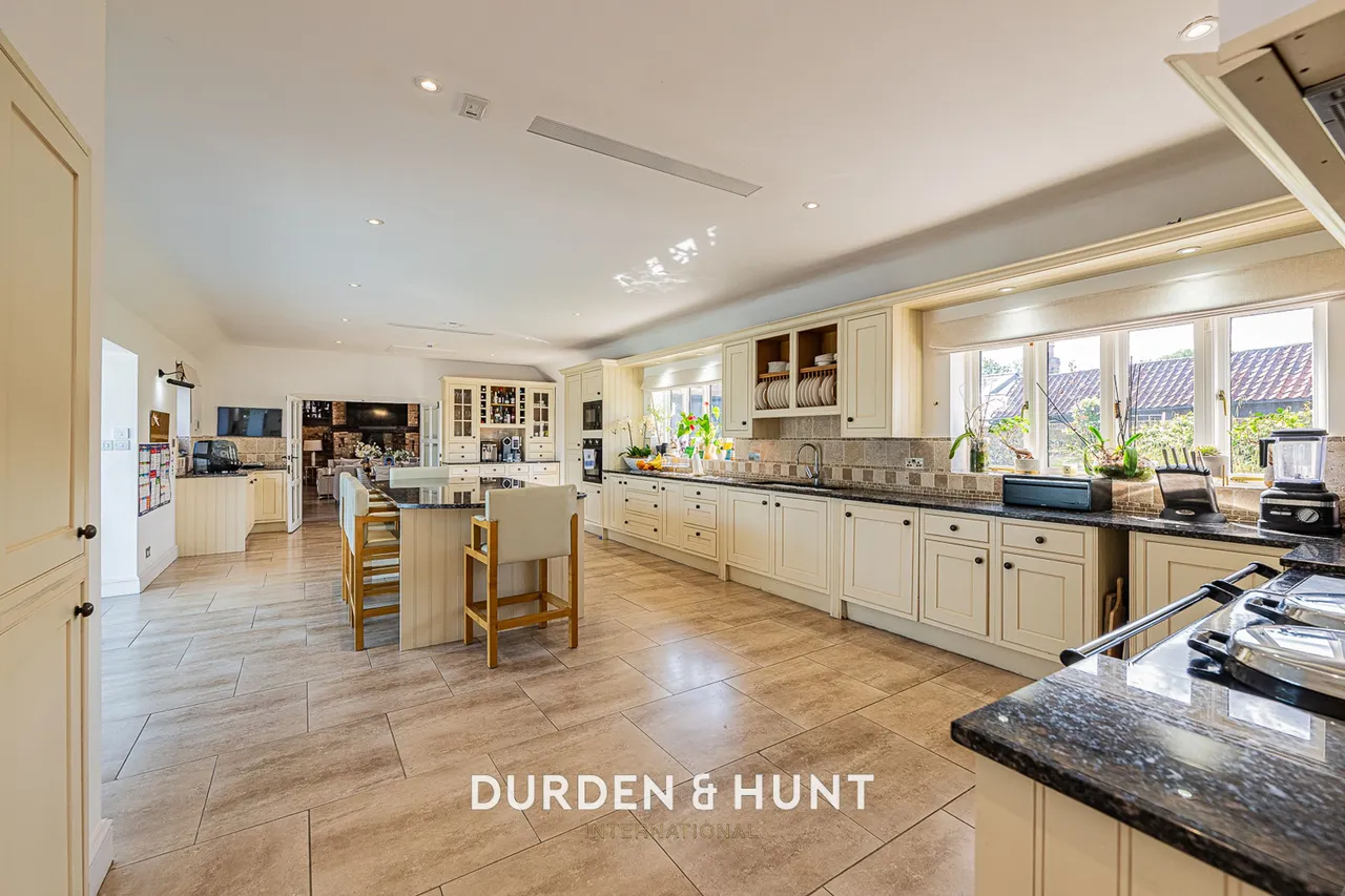 Millers Lane, Chigwell, IG7, photo 5