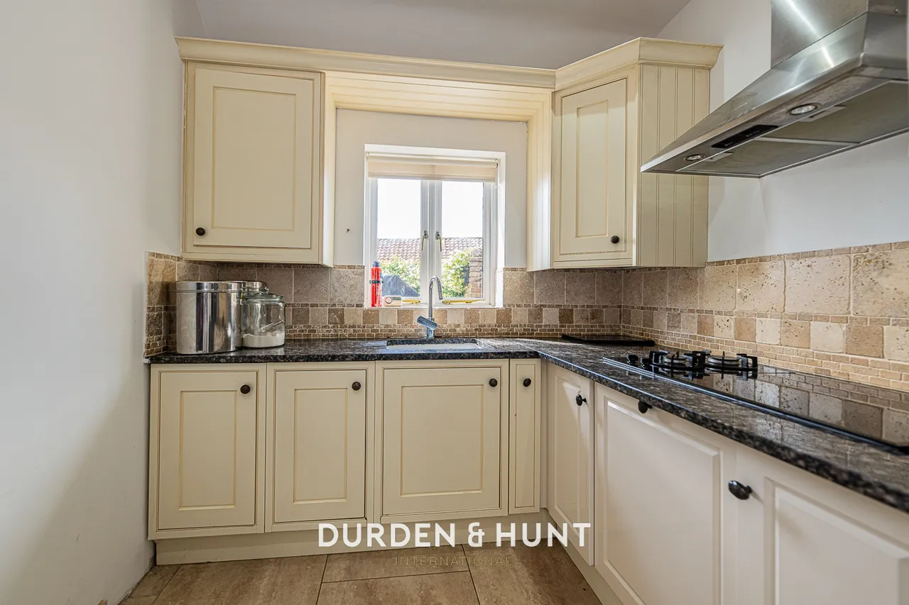 Millers Lane, Chigwell, IG7, photo 16