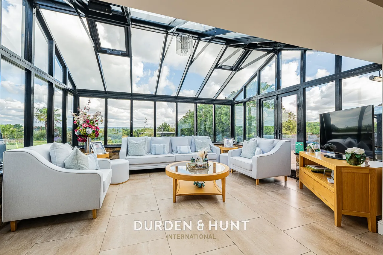 Millers Lane, Chigwell, IG7, photo 8
