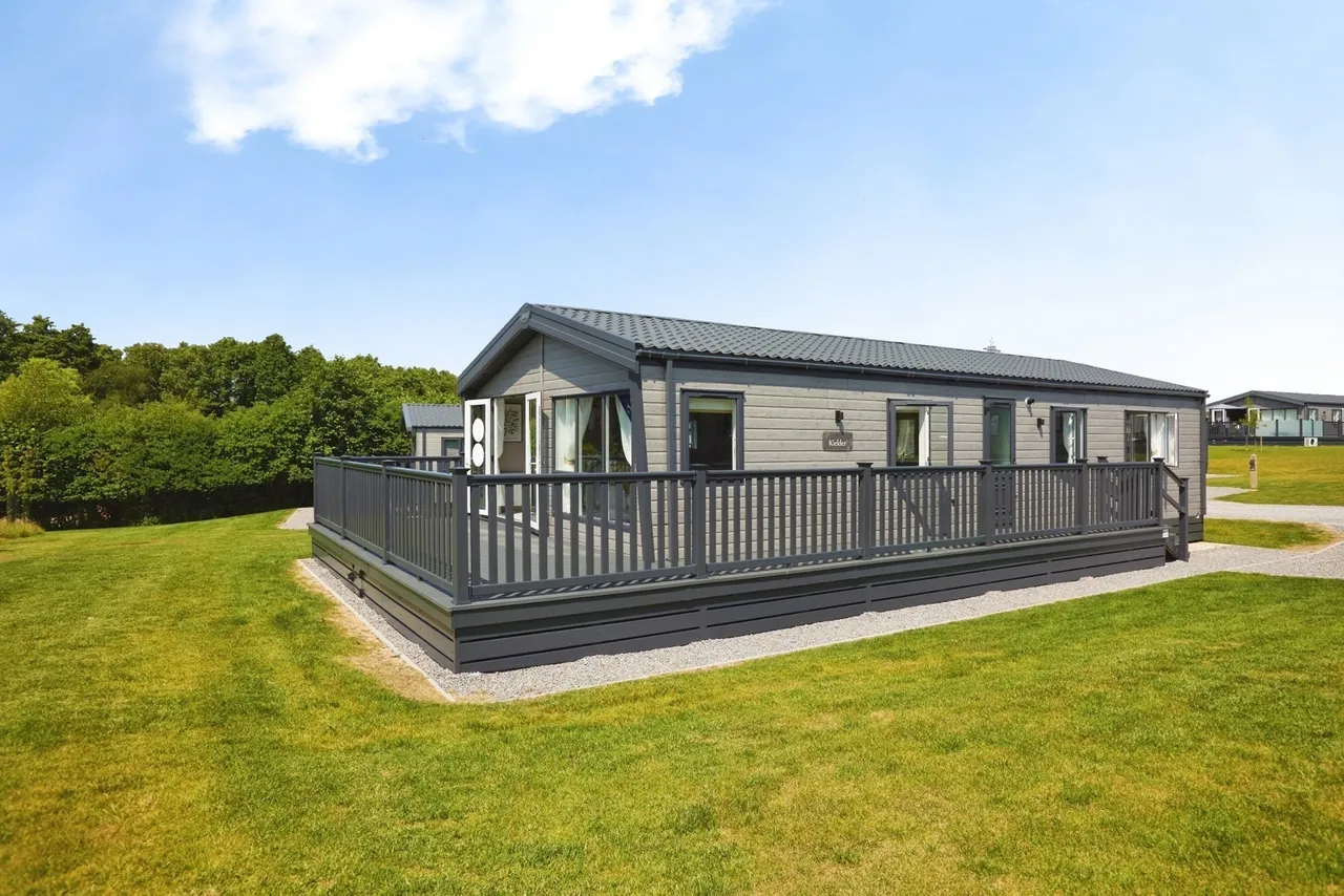 4 bed mobile home for sale, New Road, Landford, SP5