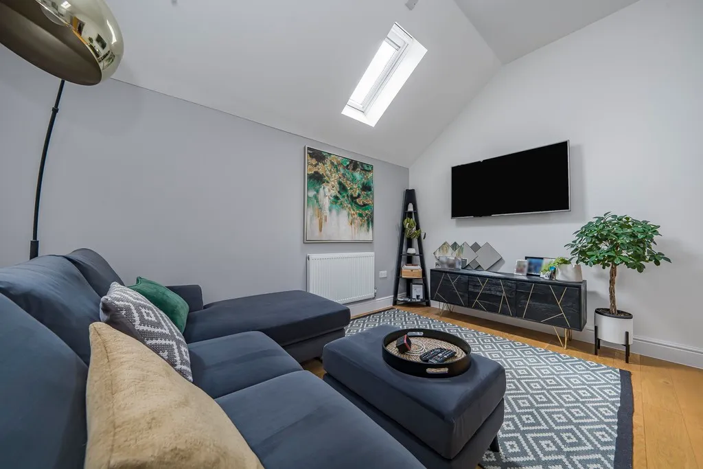 Swakeleys Road, Ickenham, photo 27