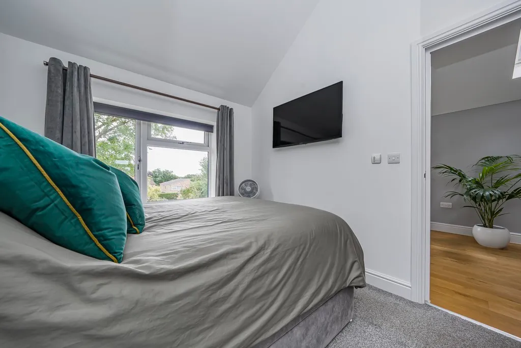 Swakeleys Road, Ickenham, photo 7