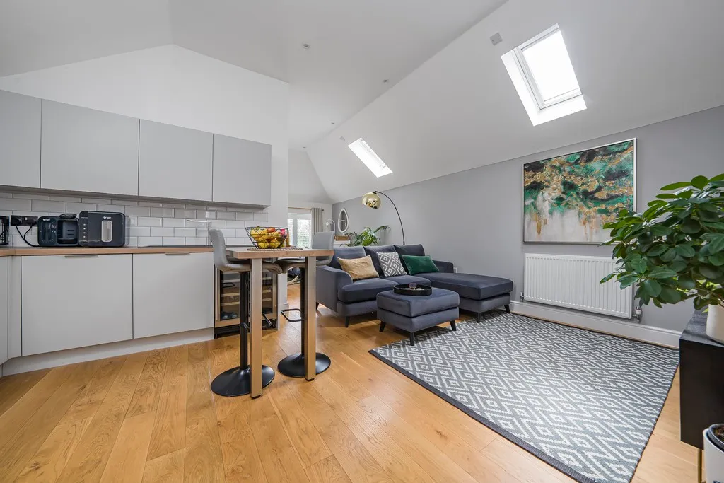 Swakeleys Road, Ickenham, photo 26