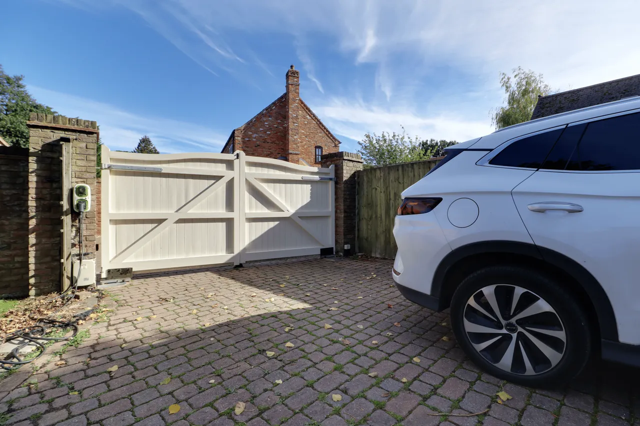 Russet Lane, Wrawby, DN20, photo 38