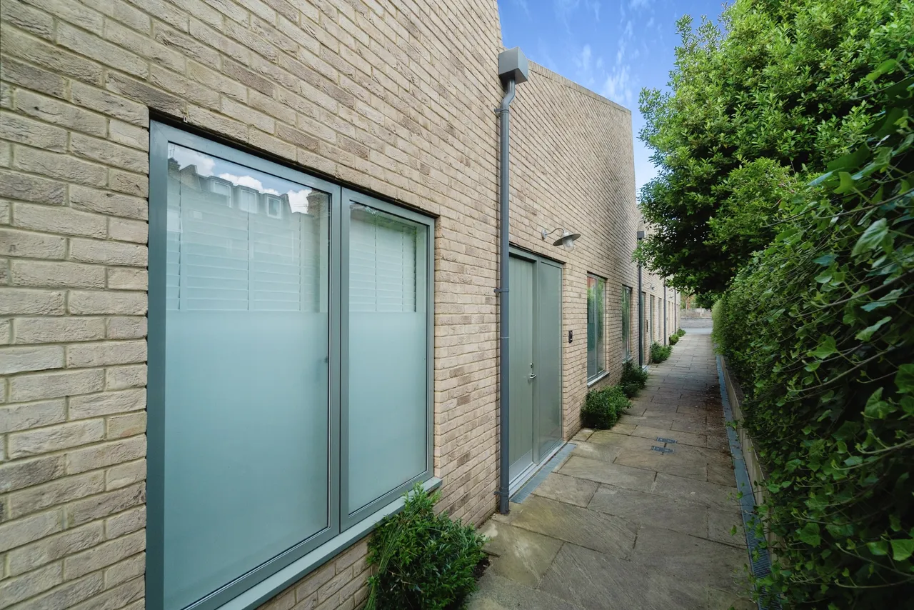 Longmans Mews, Raynes Park, SW20, photo 18