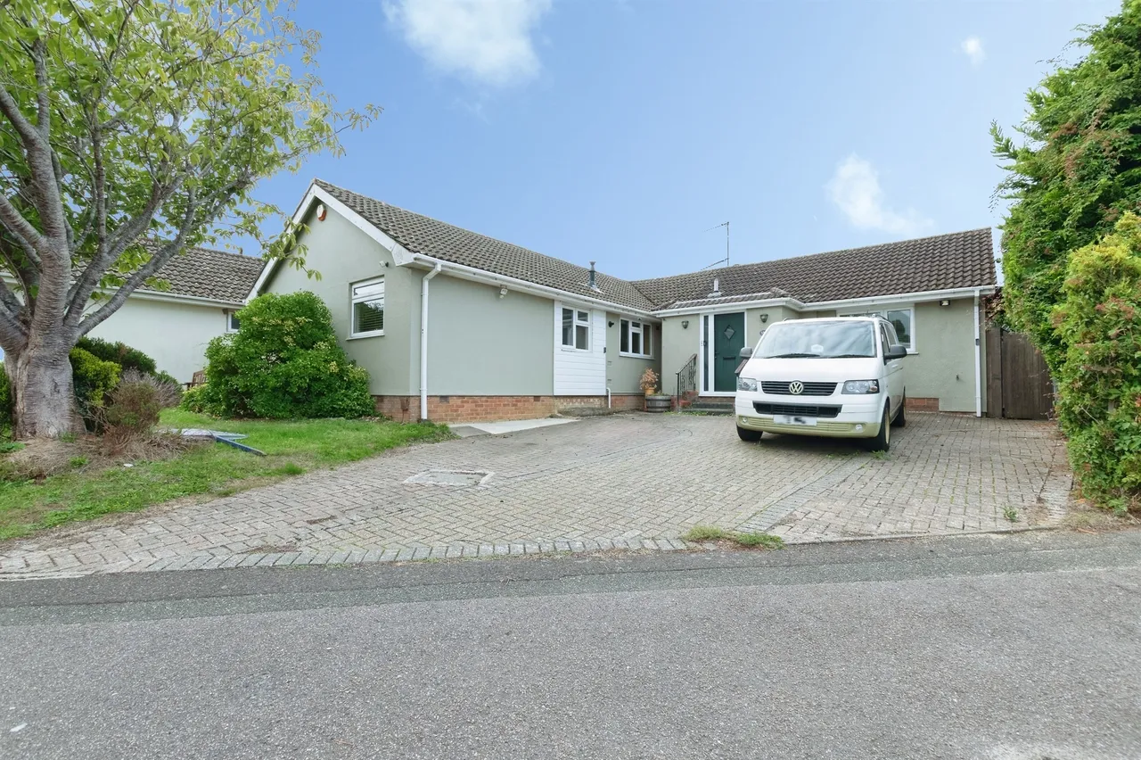 4 bed house for sale, Bear Cross Avenue, Bournemouth, BH11