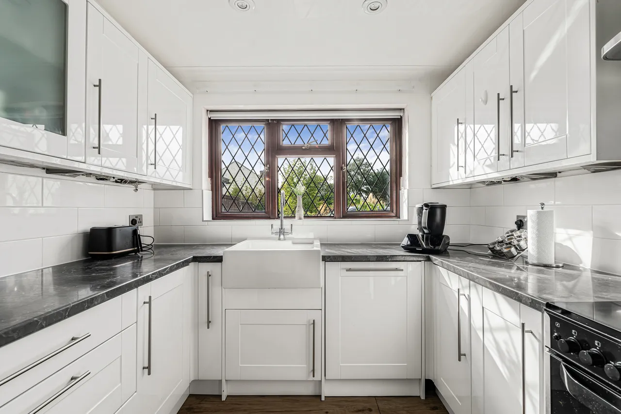 Ewins Close, Ash, GU12, photo 4