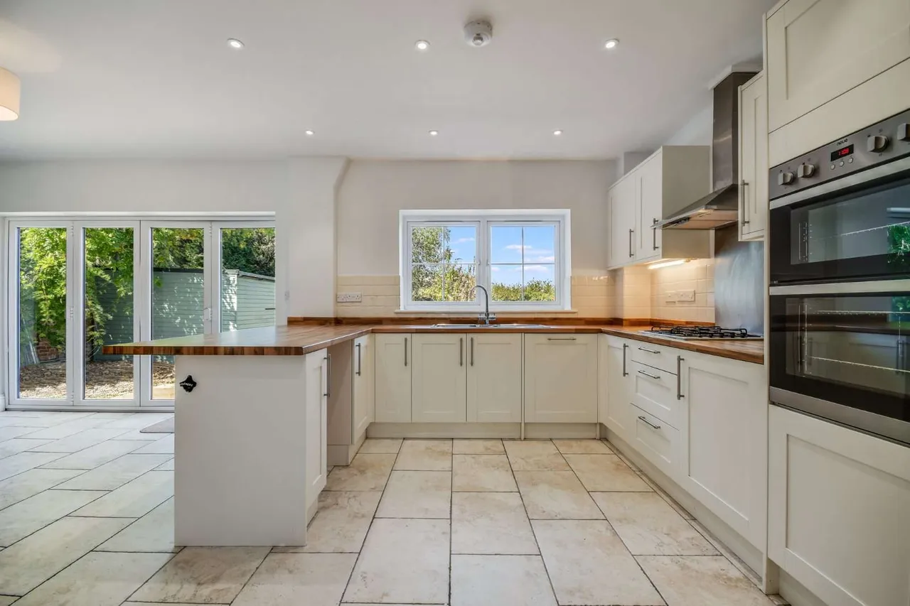 Sudbury Road, Halstead, Essex, CO9 2BA, photo 4