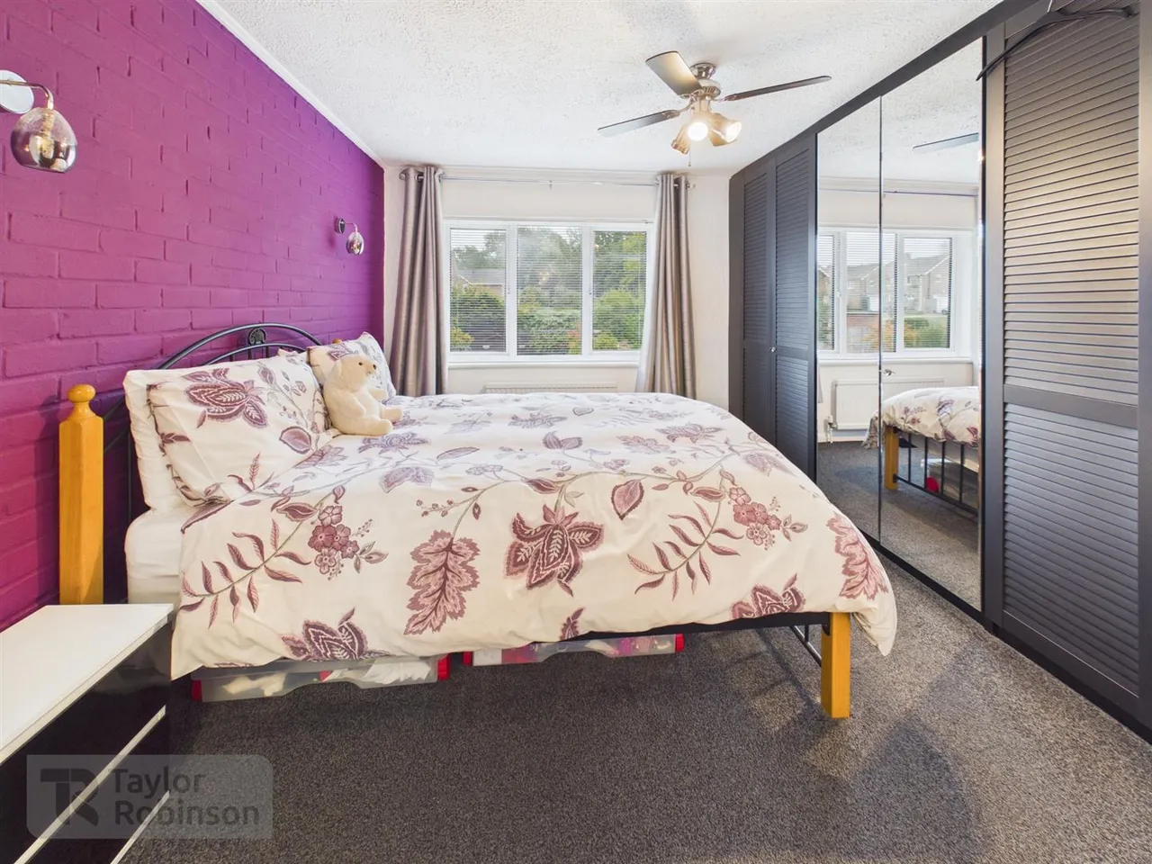 Grattons Drive, Pound Hill, RH10, photo 12