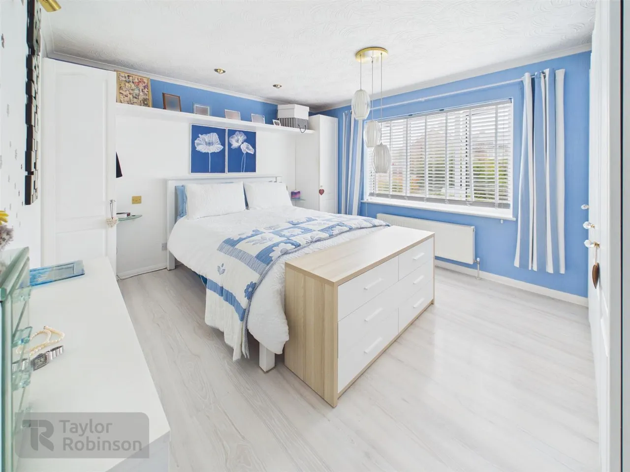 Grattons Drive, Pound Hill, RH10, photo 15