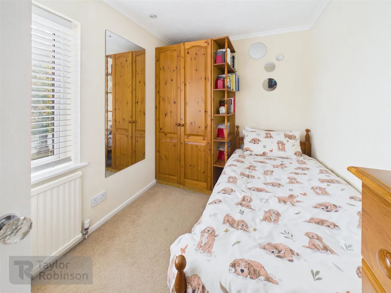Grattons Drive, Pound Hill, RH10, photo 17