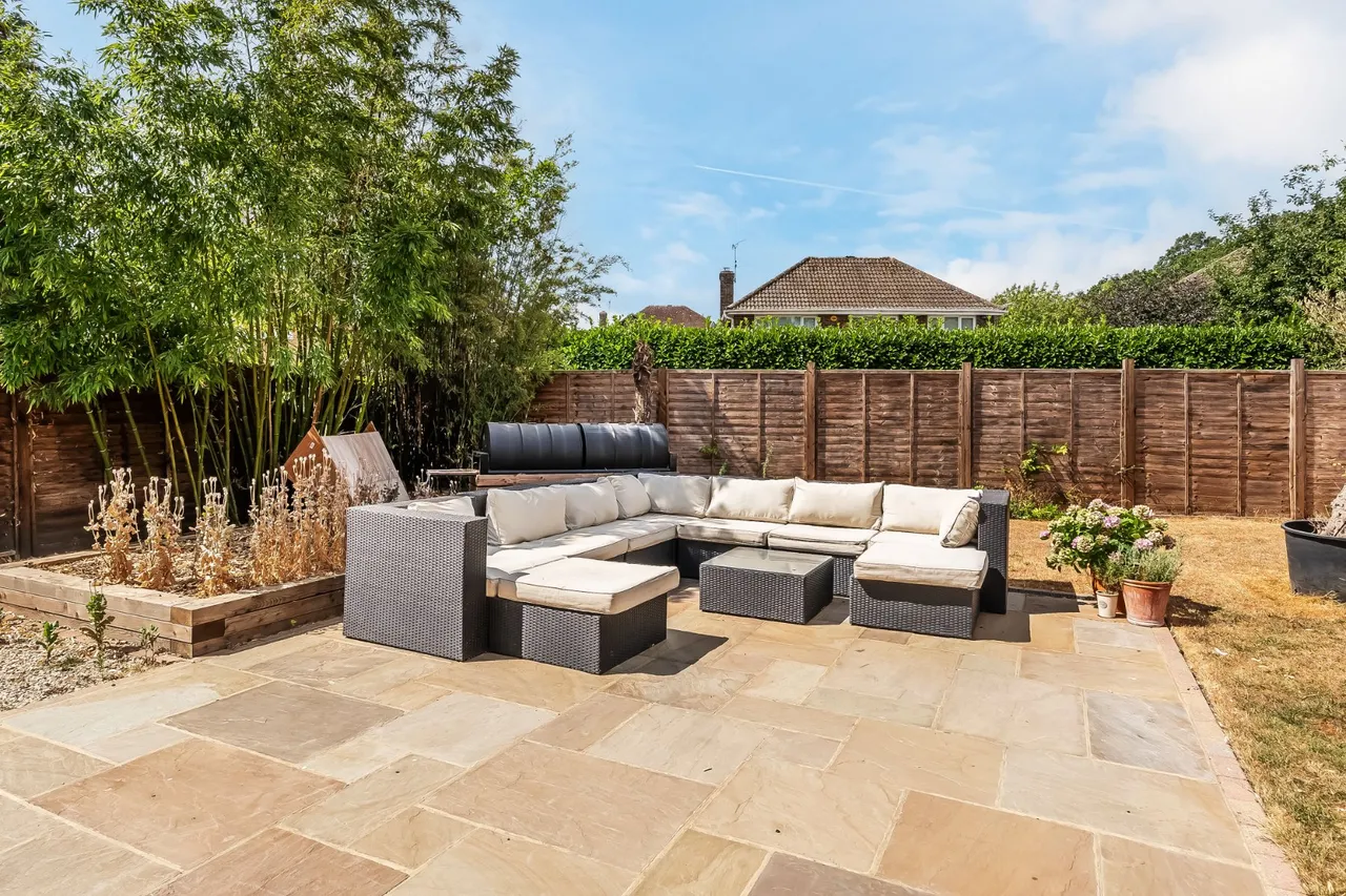 Gales Close, Merrow, GU4, photo 8