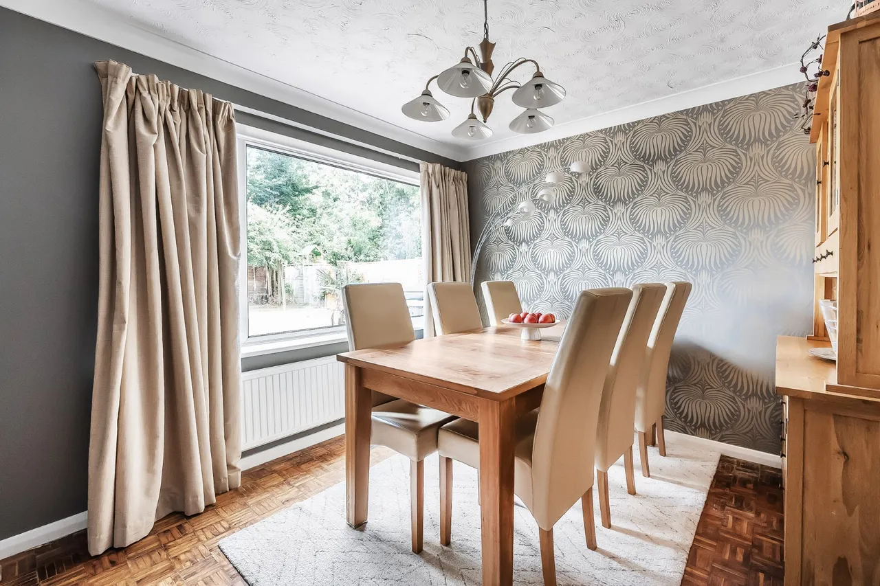 Gales Close, Merrow, GU4, photo 4