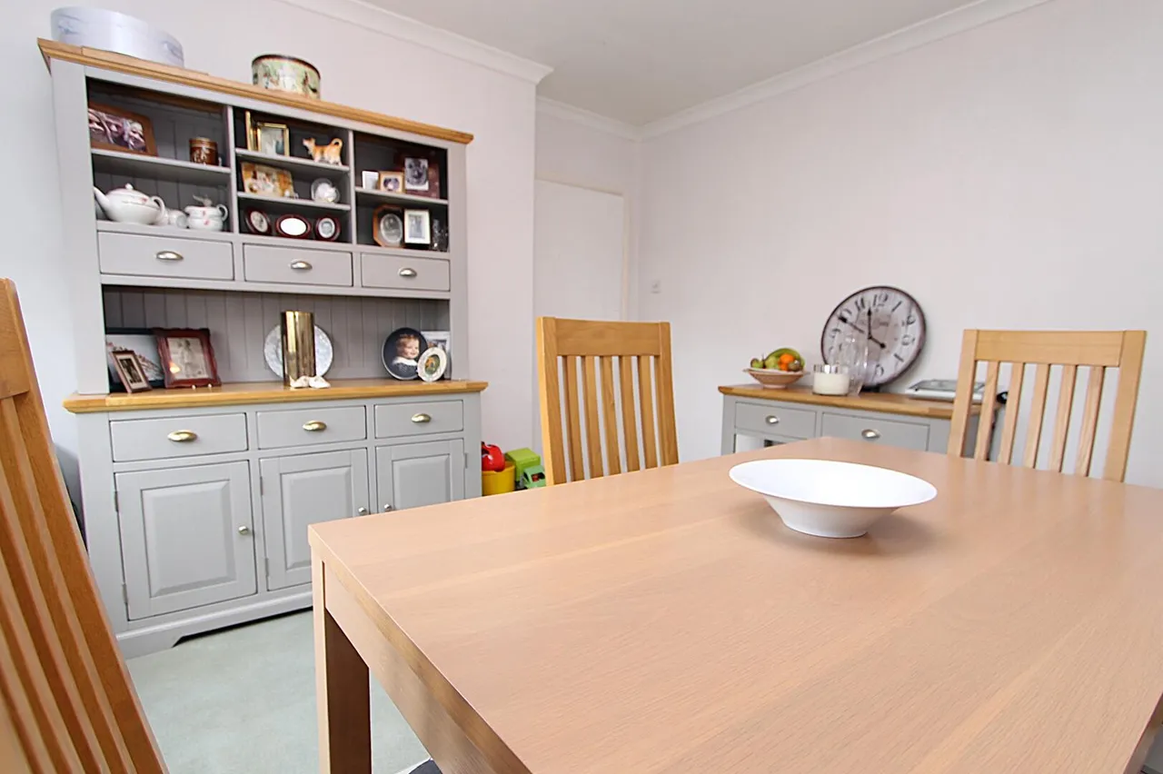 Brinton Crescent, Kidderminster, photo 8