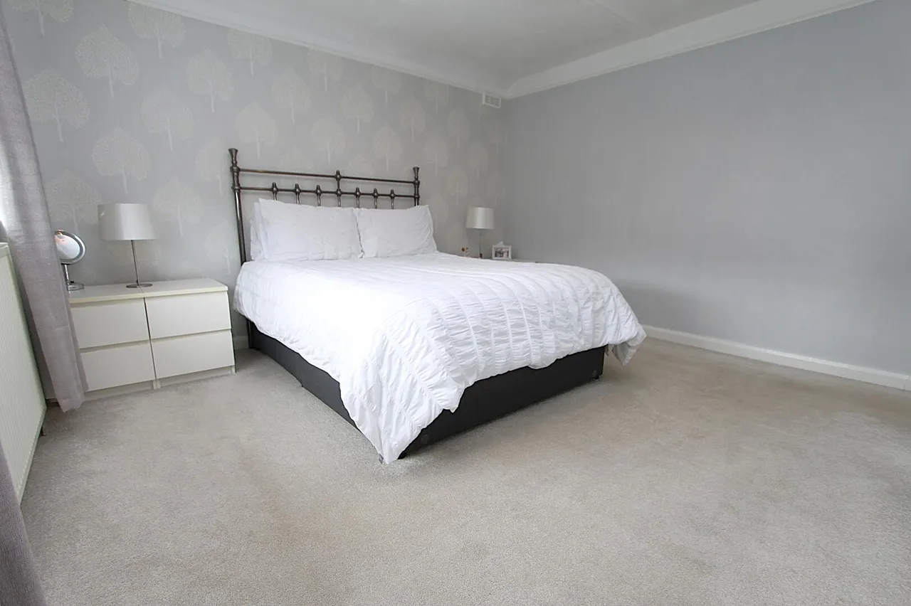 Brinton Crescent, Kidderminster, photo 9