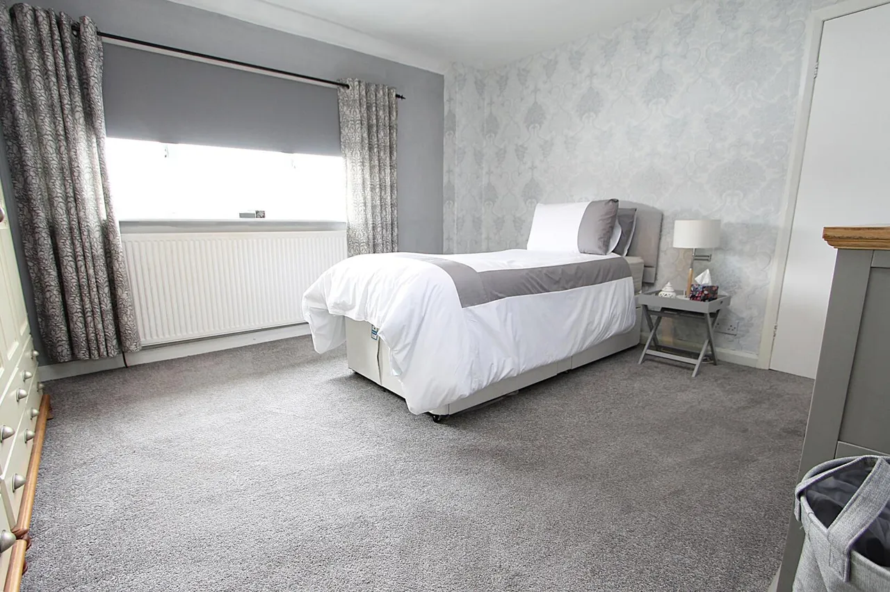 Brinton Crescent, Kidderminster, photo 11