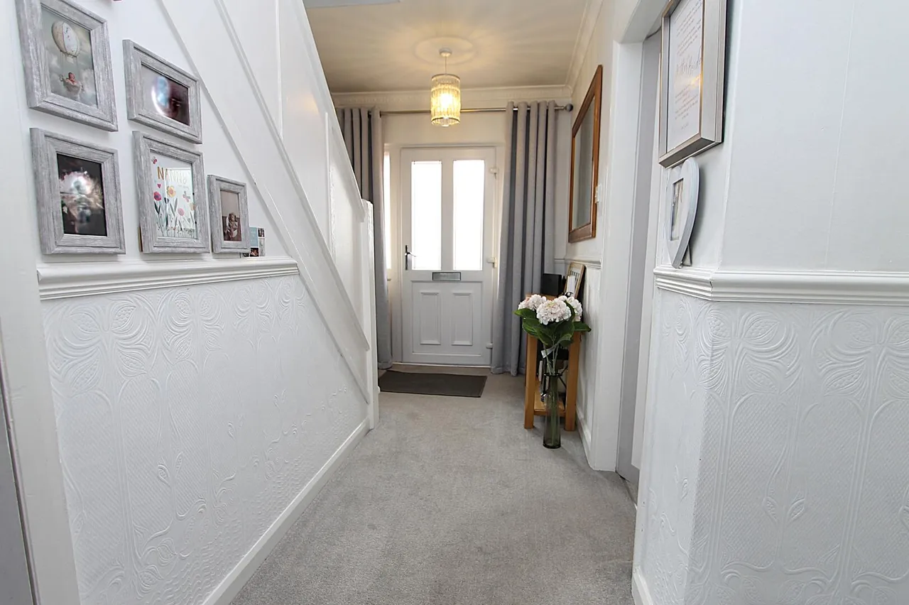 Brinton Crescent, Kidderminster, photo 5