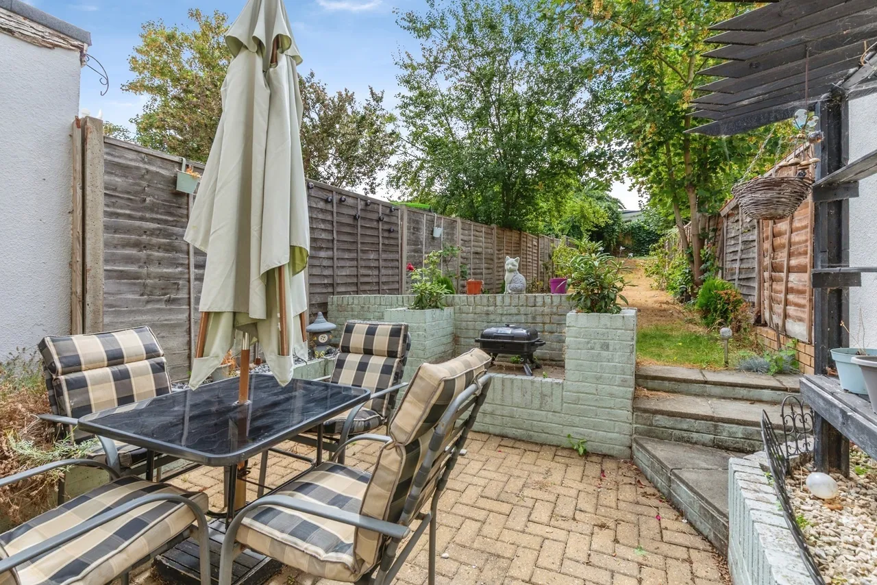 2 bed house for sale, Burnt Oak Terrace, Gillingham, ME7
