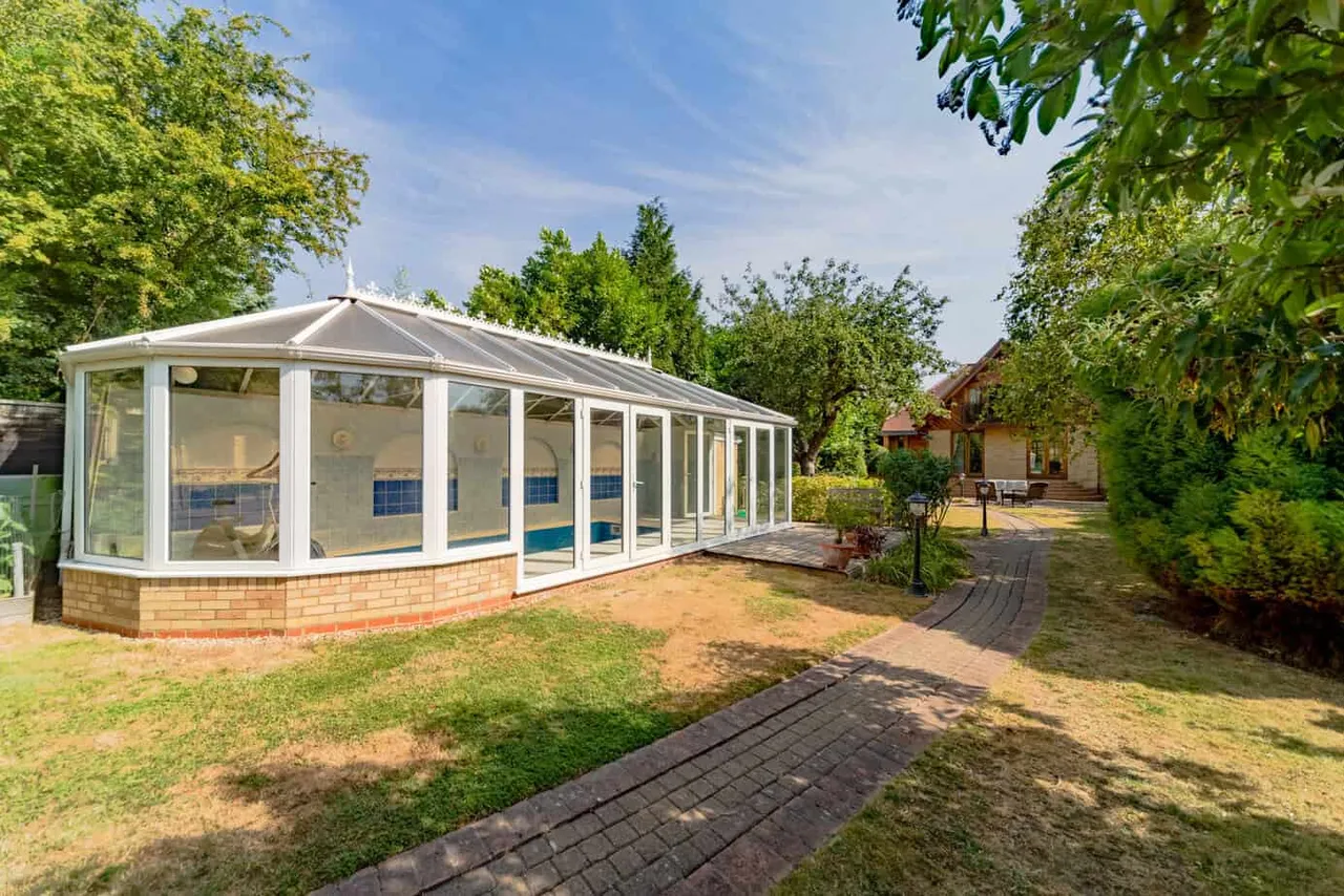 Riverside, Staines upon Thames, TW18, photo 24